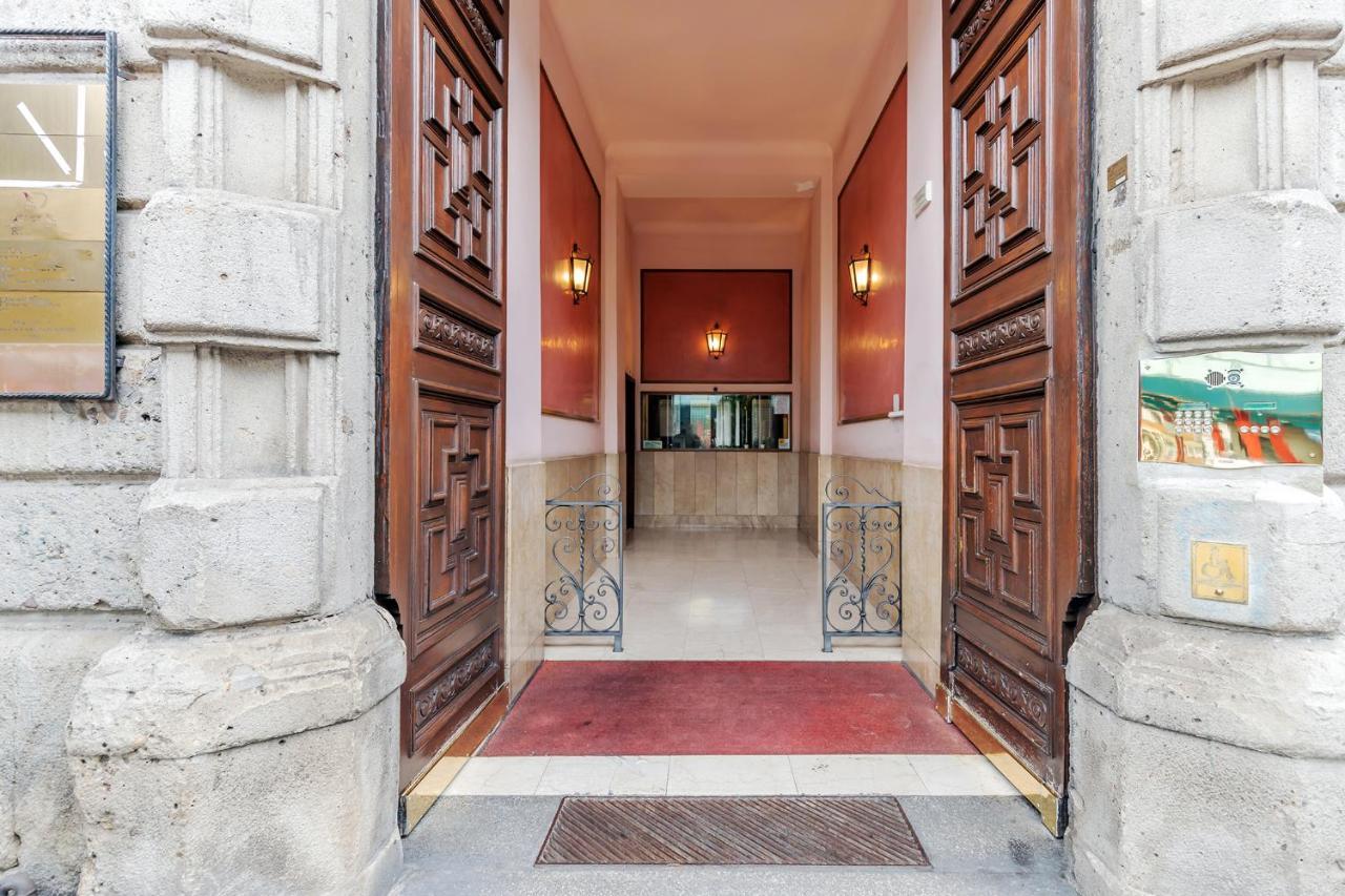 Апартаменти Milan Retreats Cadorna Duomo Екстер'єр фото